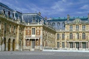 ホテルのシャトルバスでスキー場へ行ける